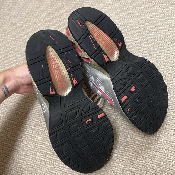 Nike Silver and Pink Max Air Sneakers (size 7) - Picture 7 of 10